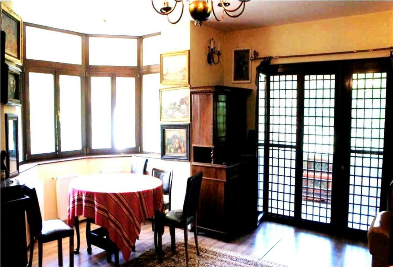 Leyla Guesthouse Castel Брашов Экстерьер фото