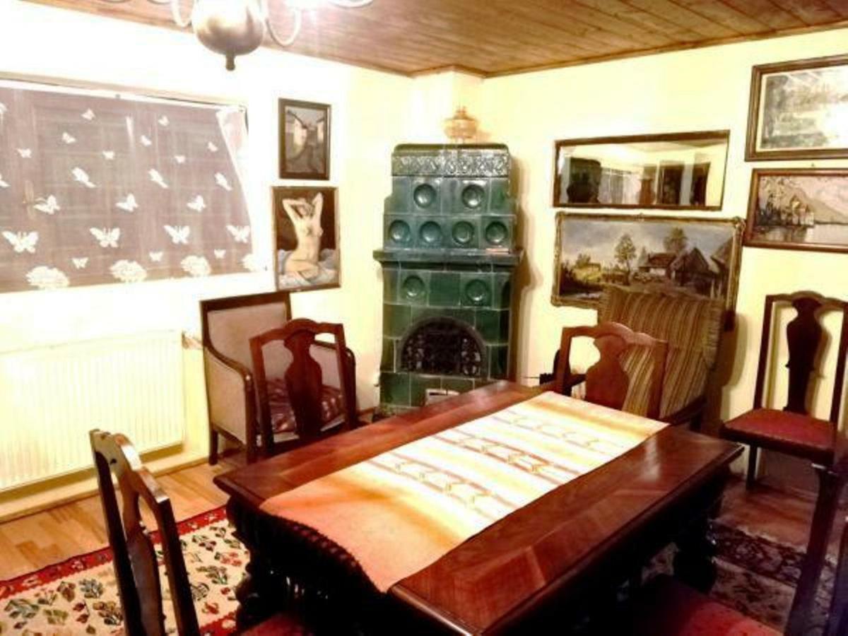 Leyla Guesthouse Castel Брашов Экстерьер фото
