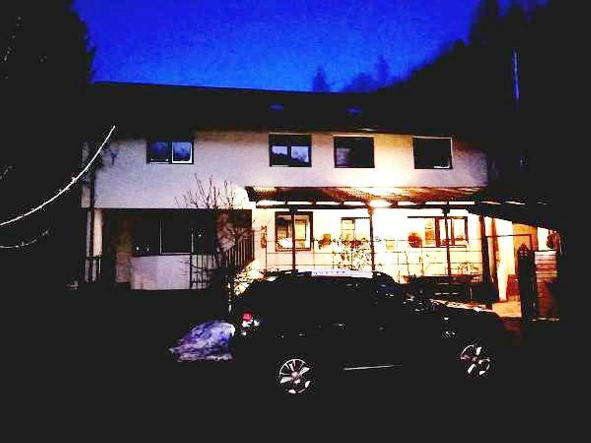 Leyla Guesthouse Castel Брашов Экстерьер фото