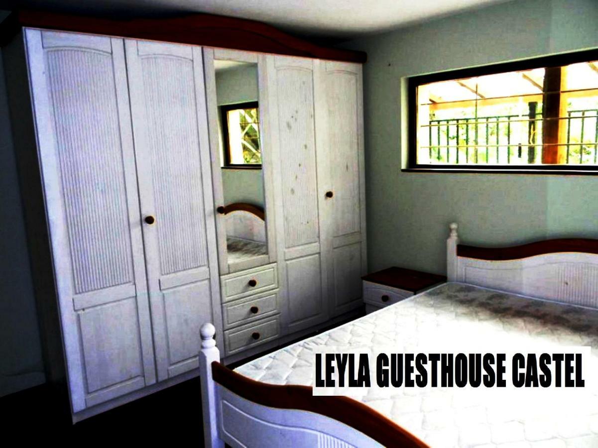 Leyla Guesthouse Castel Брашов Экстерьер фото
