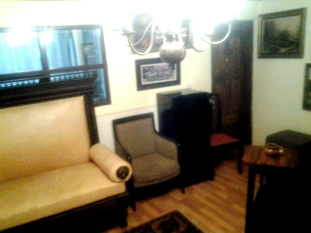 Leyla Guesthouse Castel Брашов Экстерьер фото
